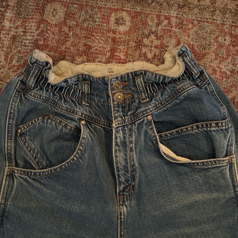90s Vintage Levi’s paper bag waist tapered jeans
